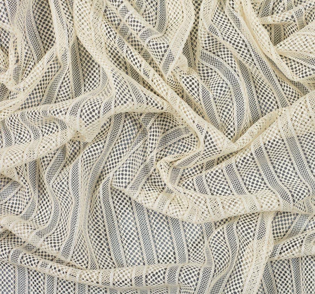 Кружево из хлопка цвета слоновой кости. Имитация вышивки «мережка» и техники «кроше» в наличии
