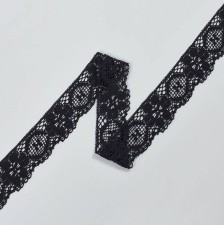 Тесьма кружевная из хлопка. Цветы и ажурные медальоны. Цвет черный в наличии