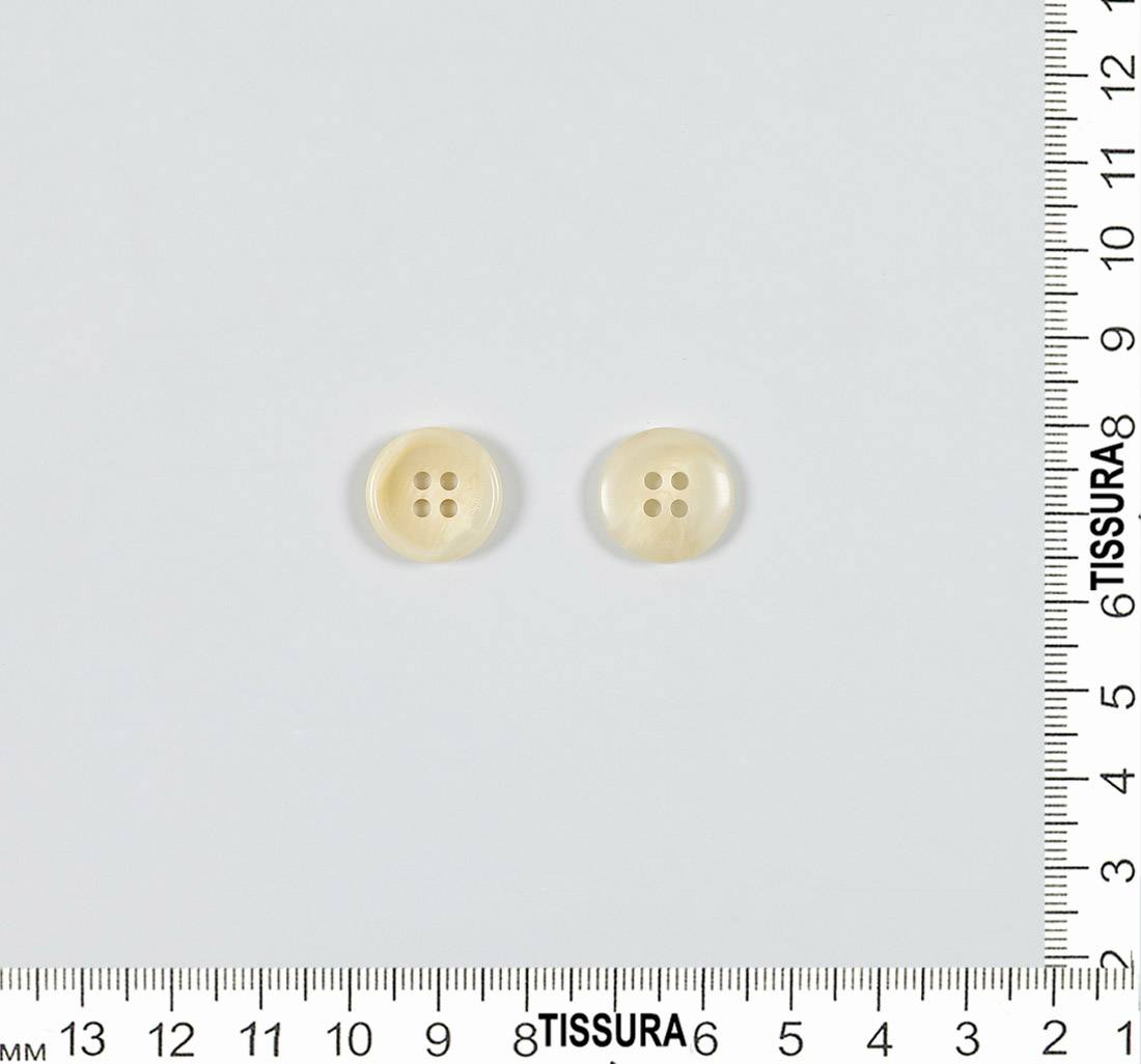 Пуговица пластмассовая на 4 прокола. Имитация натурального рога. Цвет бежевый в наличии