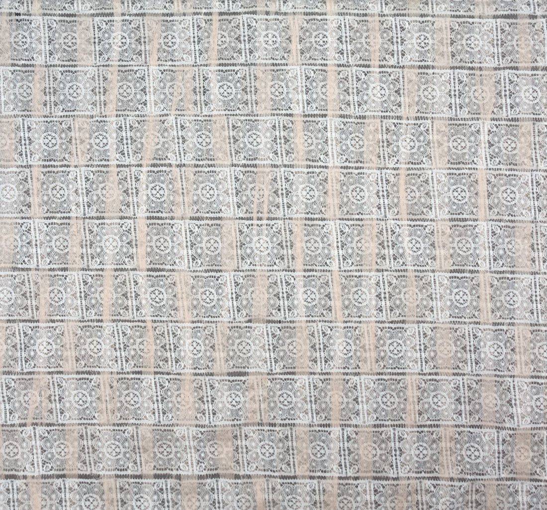 Кружево шантильи с декором в наличии