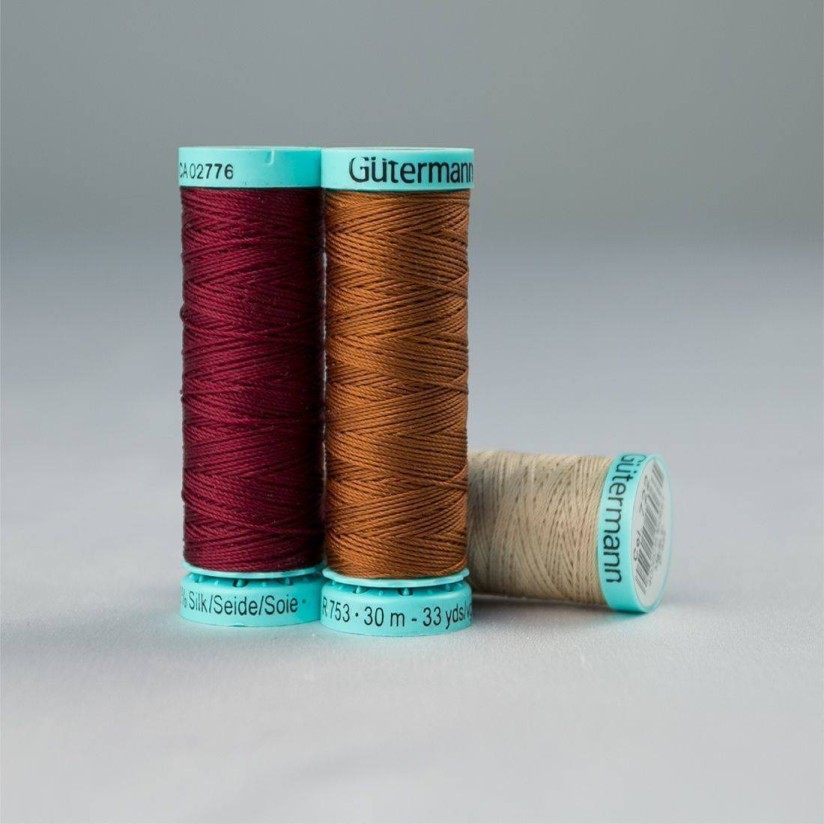41038 Нитки Gutermann шелковые в ассортименте 30м в наличии