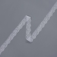 Тесьма кружевная шантильи. Цветочный узор. Цвет белый в наличии