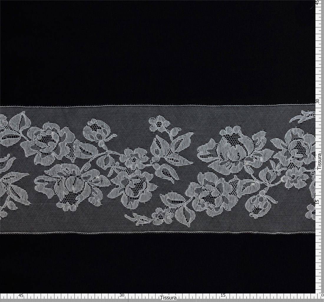 Тесьма кружевная в наличии