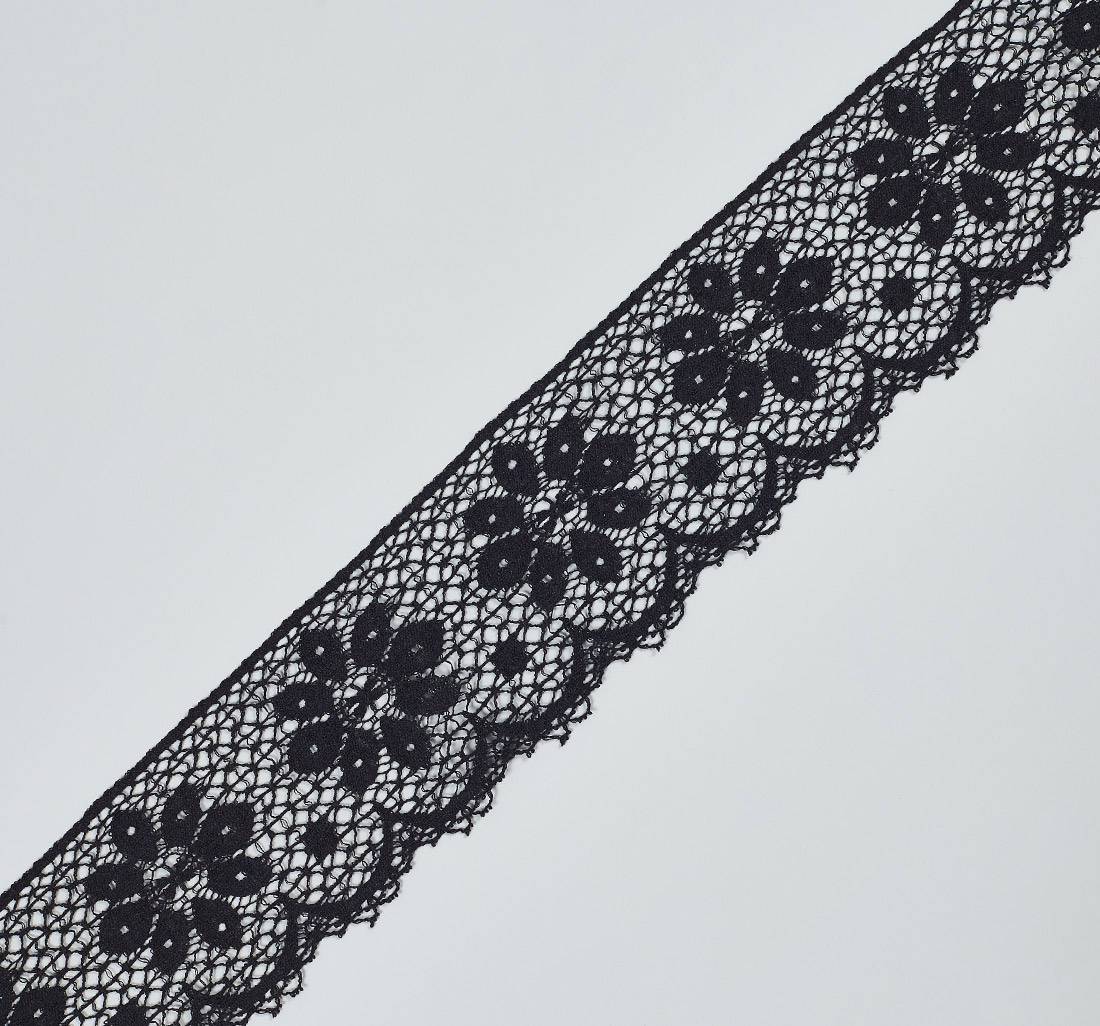 Тесьма кружевная из хлопка. Узор «ромашки». Фестоны по краю. Цвет черный в наличии