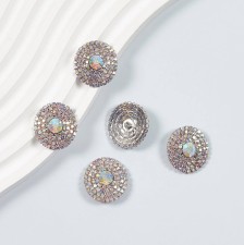 Пуговица на ножке, декорированная кристаллами Swarovski в наличии