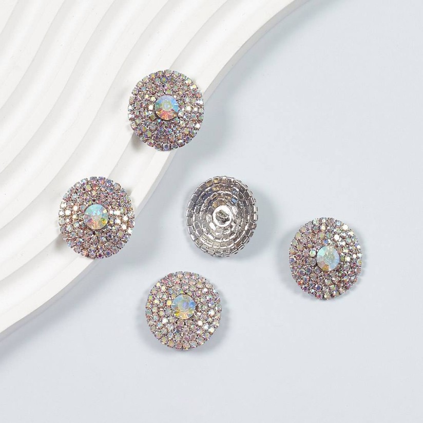 Пуговица на ножке, декорированная кристаллами Swarovski в наличии