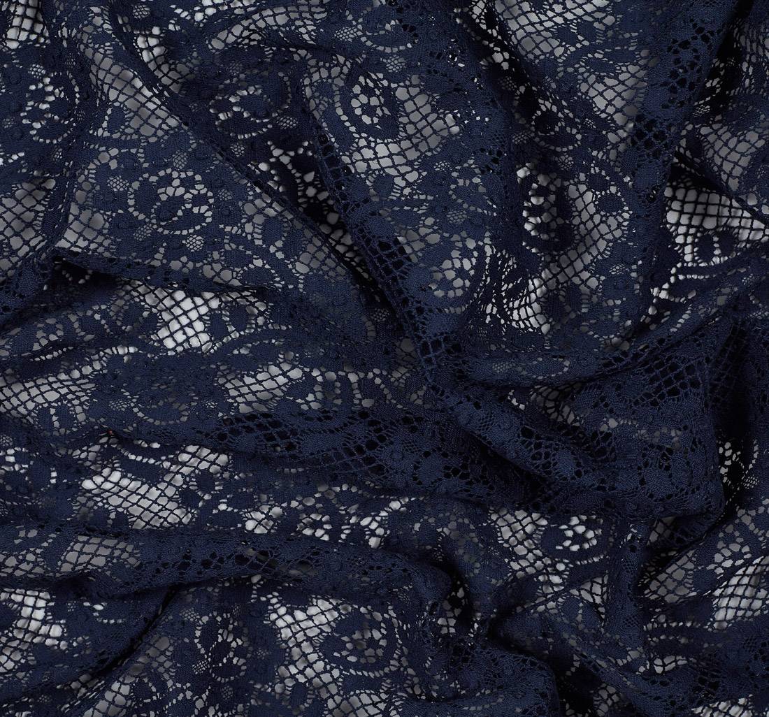 Кружево из хлопка. Растительный узор (цветы и листья). Имитация коклюшечных кружев. Цвет темно-синий в наличии