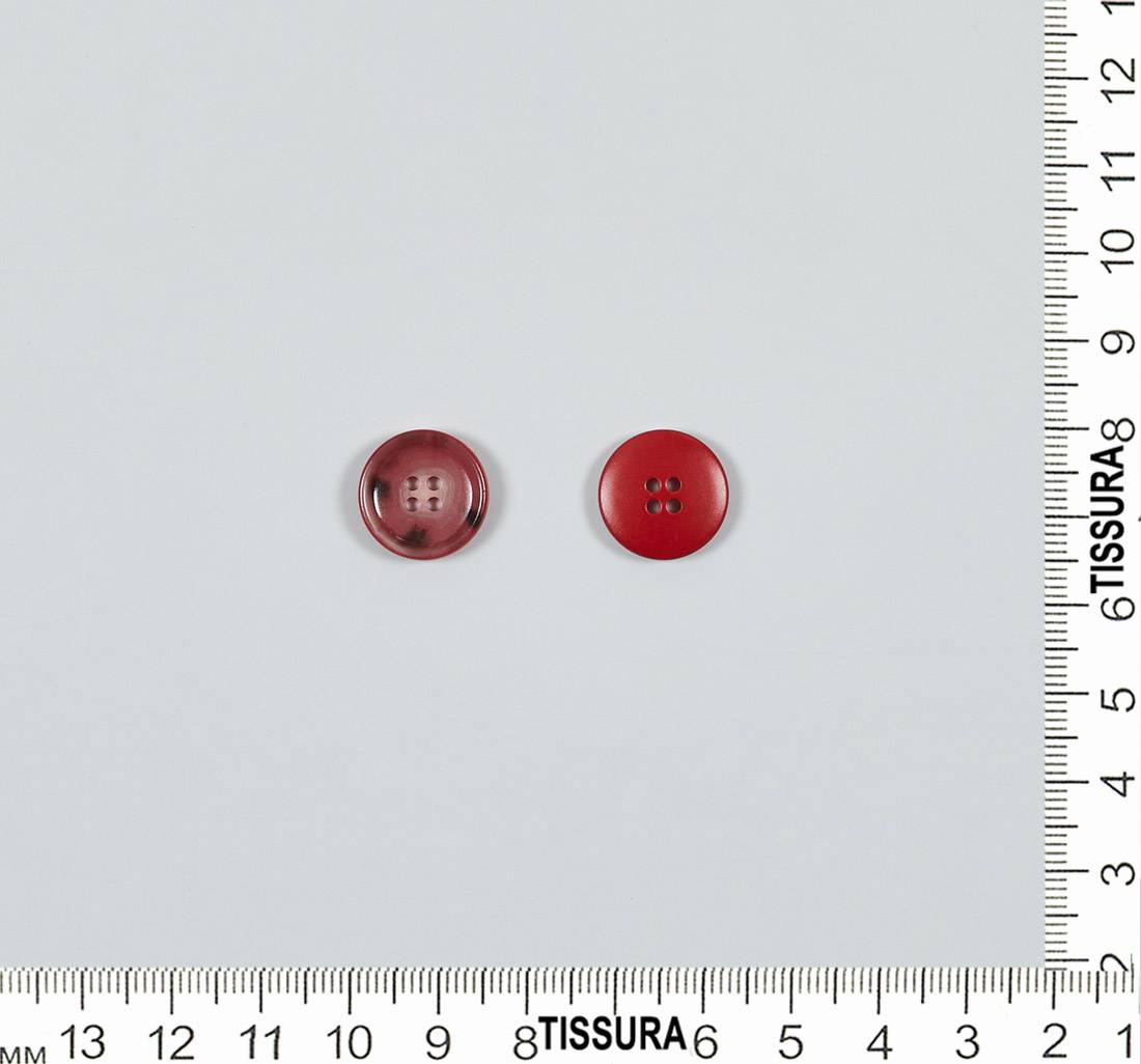 Пуговица пластмассовая на 4 прокола. Имитация натурального рога буйвола. Цвет красный в наличии