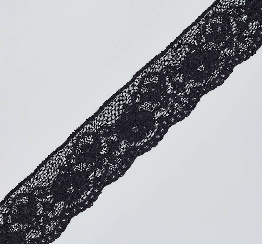 Тесьма кружевная черная из хлопка с растительным орнаментом. Фестоны по краю в наличии