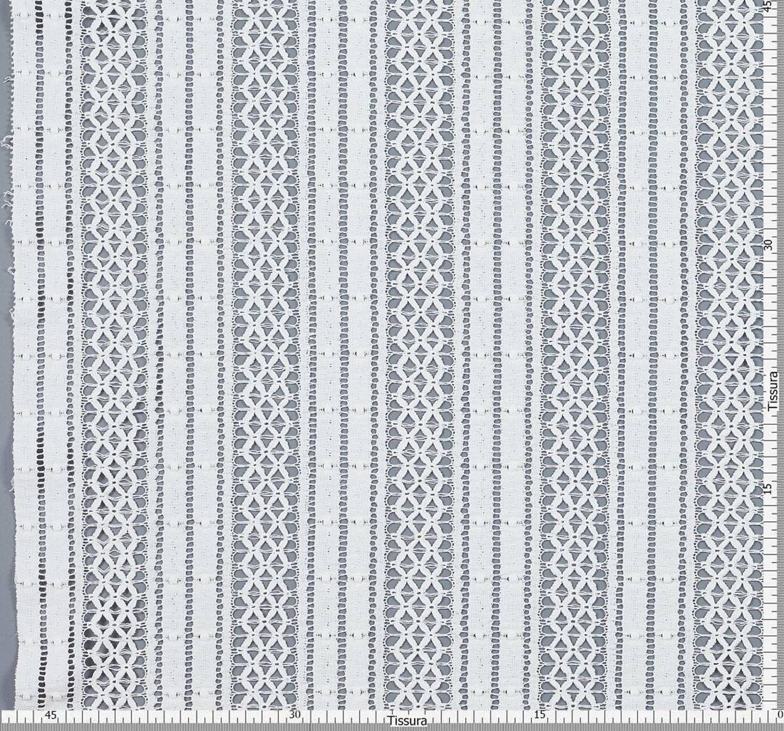 Кружево из хлопка. Имитация вышивки «мережка». Цвет молочный в наличии