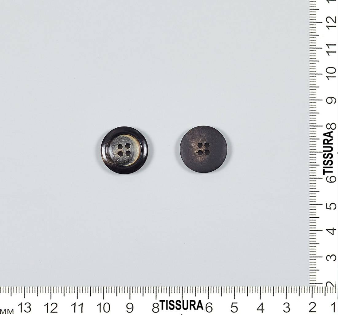 Пуговица на 4 прокола из натурального рога, глянцевая. Цвет коричневый в наличии