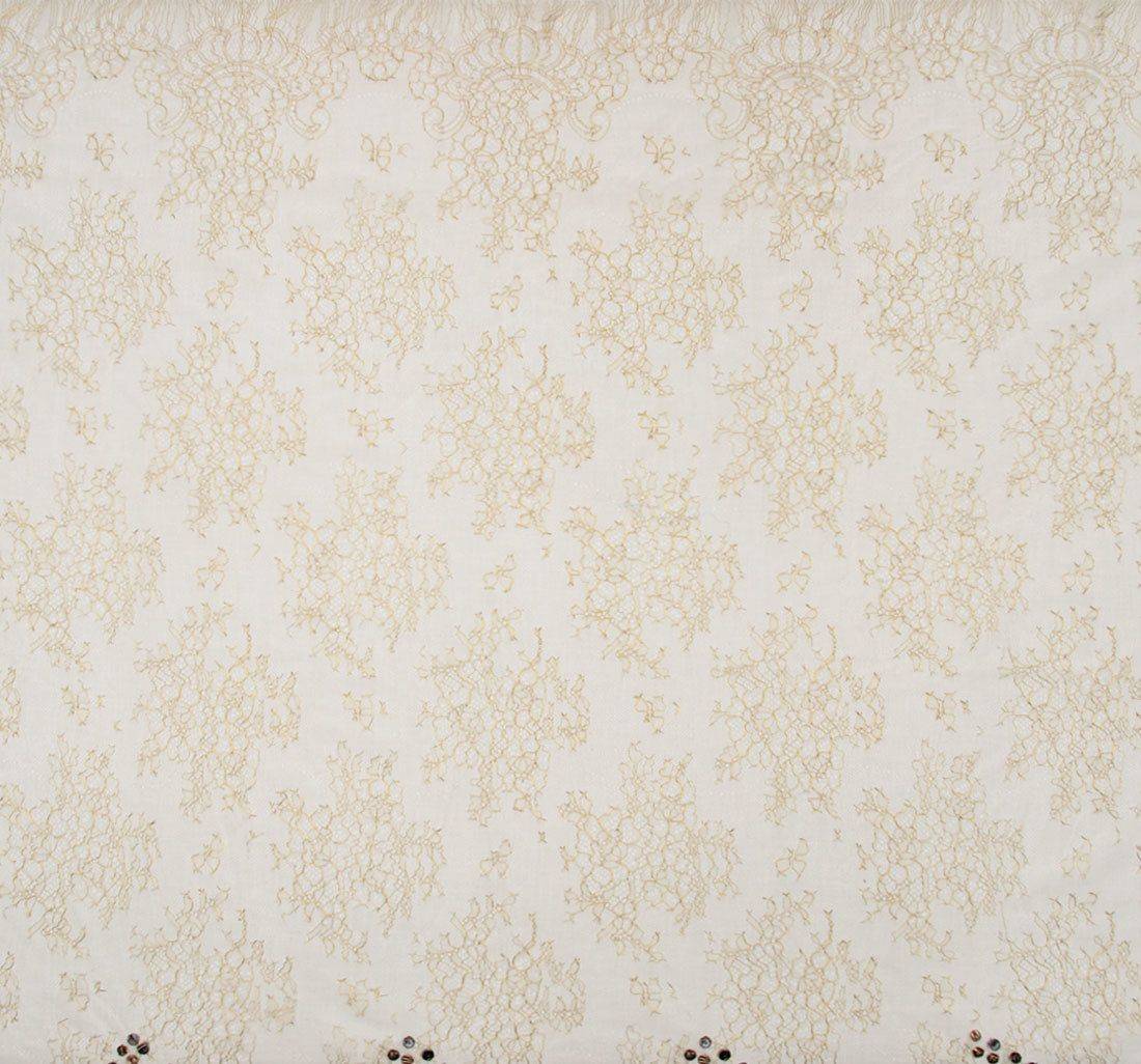 Кружево шантильи с аппликациями в наличии