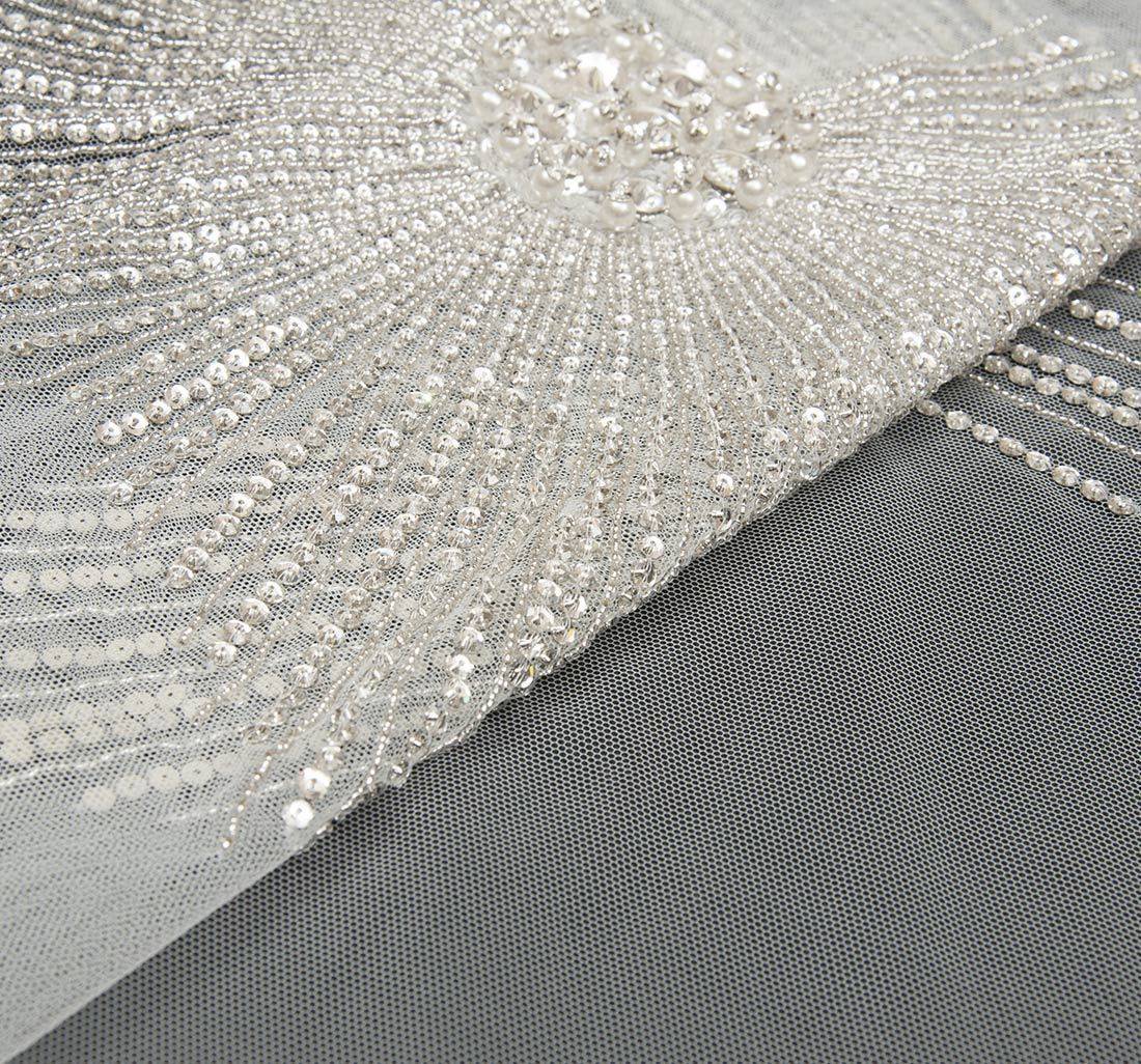 Декор для декольте в наличии