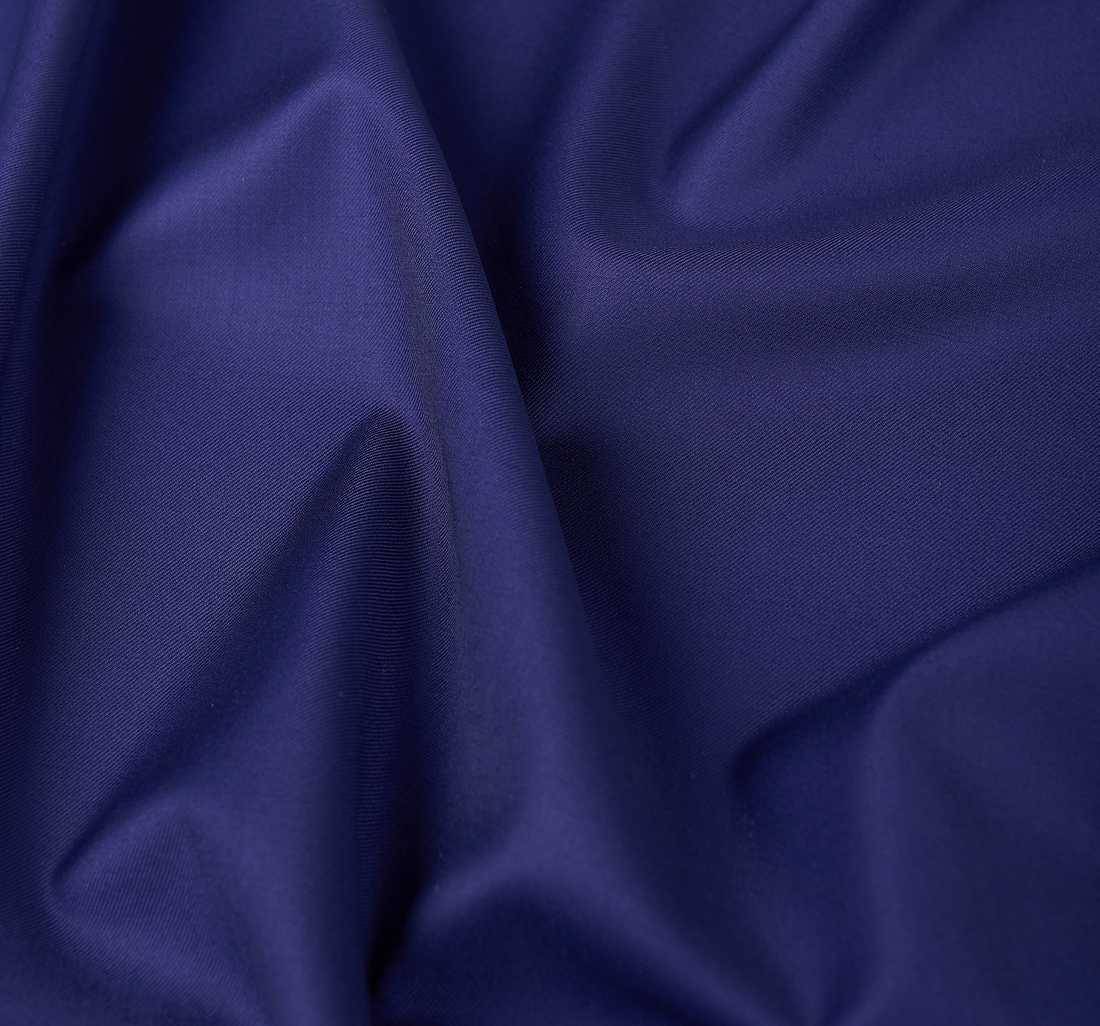 Ткань костюмная шерстяная от Loro Piana из коллекции "Australis". Цвет сине-фиолетовый в наличии