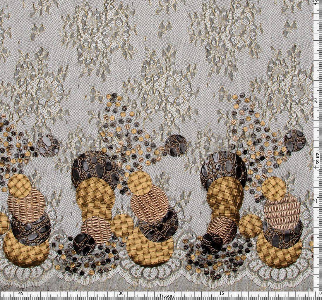 Кружево шантильи с аппликациями в наличии