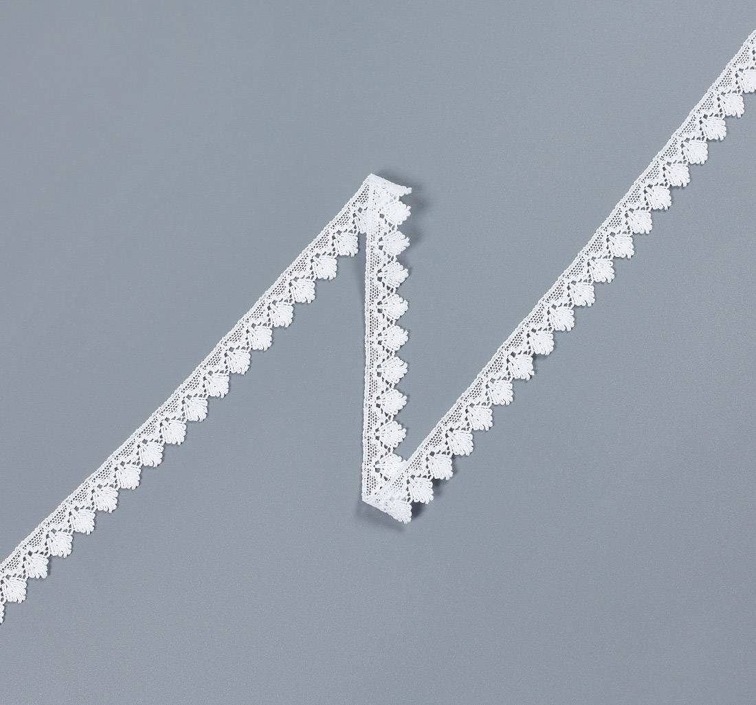 Тесьма кружевная из хлопка. Мелкие фестоны. Цвет белый. в наличии