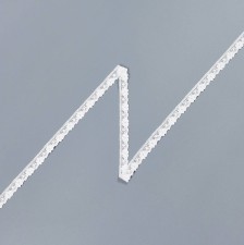 Тесьма кружевная. Мелкие цветы на сетке. Цвет белый в наличии