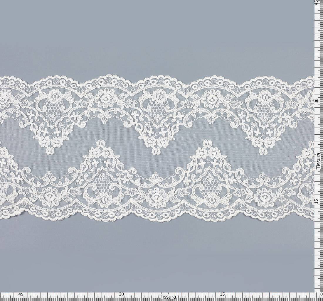 Тесьма кружевная вышитая, кордовая. Фестоны по обеим сторонам. Цвет молочный в наличии