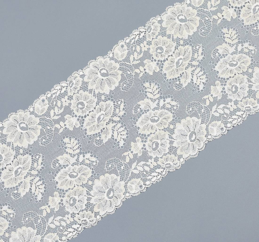 Тесьма кружевная, цветочный узор, сложная сетчатая основа. Цвет "экрю" в наличии