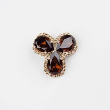 Пуговицы со стразами Swarovski в наличии