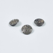Пуговица круглая на ножке, декорированная стразами Swarovski. Цвет серебро/черный бриллиант в наличии