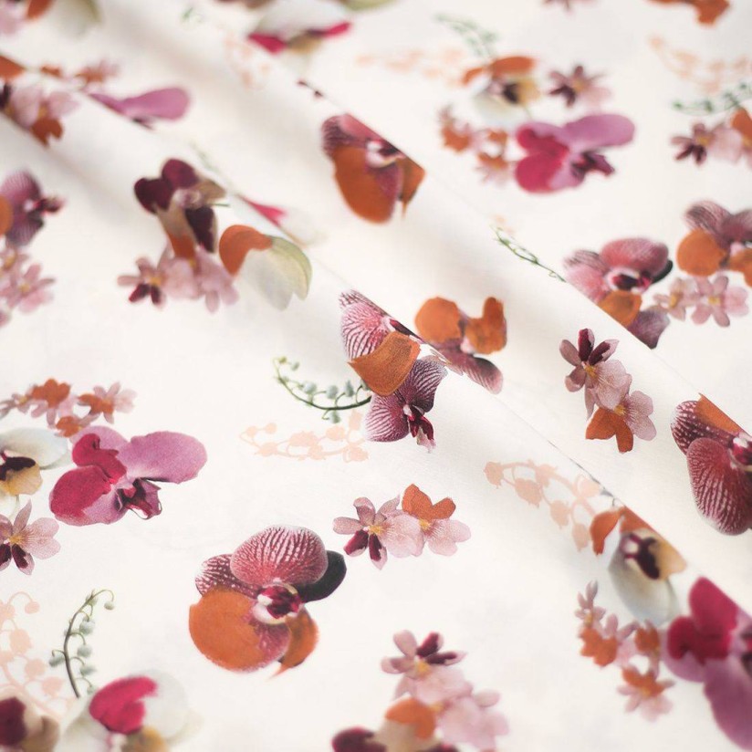 Хлопок Tana Lawn от Liberty. Принт «Orchid Festival» (Фестиваль орхидей). Цвет белый/фиолетовый в наличии