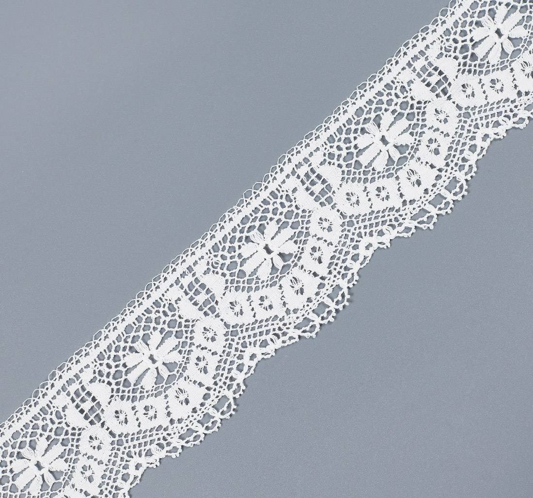 Тесьма кружевная из хлопка. Стилизованные цветы-звездочки. Фестоны по краю. Цвет белый в наличии