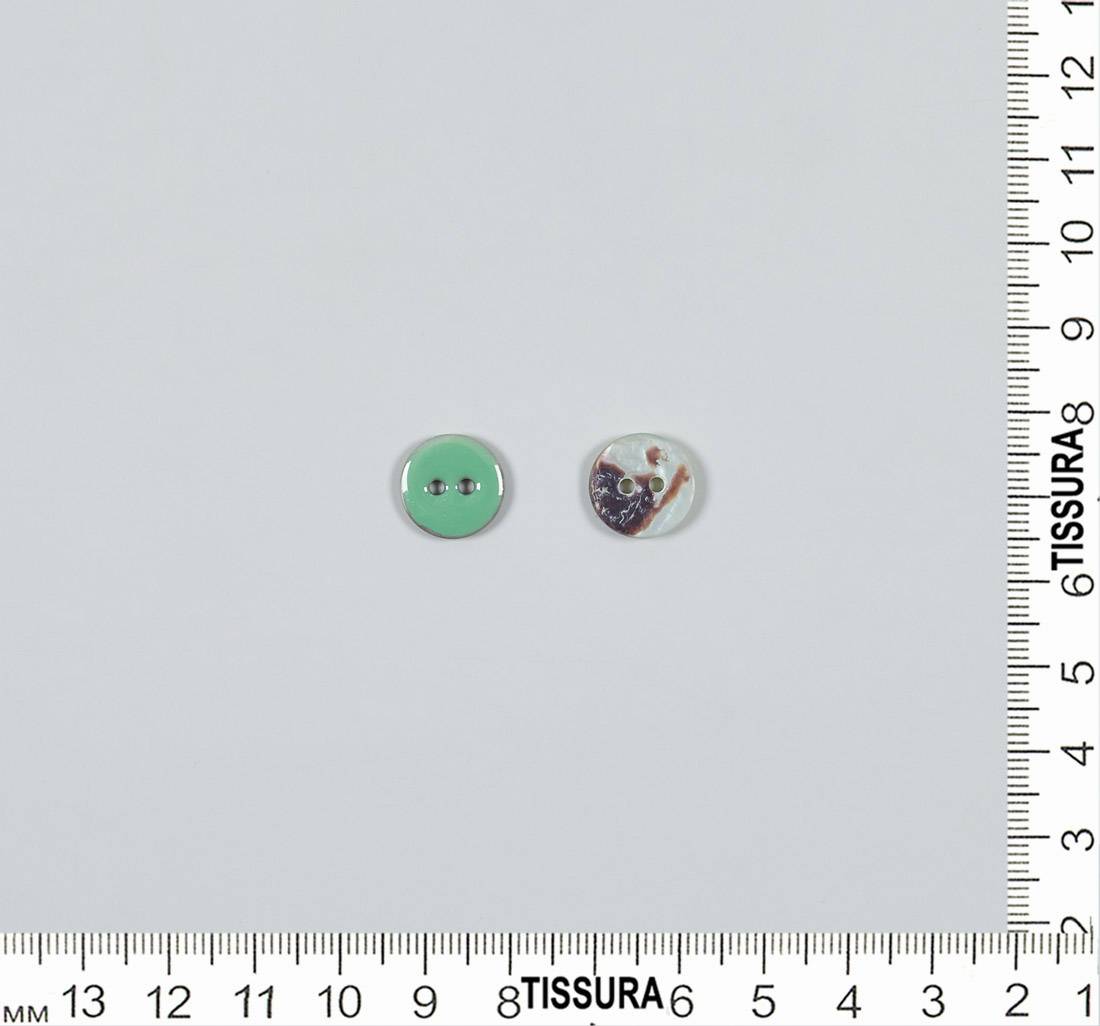 Пуговица перламутровая, на 2 прокола. Эмалевое покрытие. Цвет бирюзовый в наличии