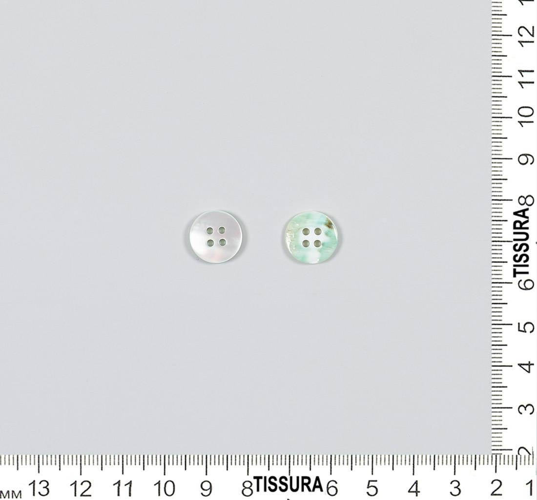 Пуговица перламутровая, блестящая на 4 прокола. Цвет белый в наличии