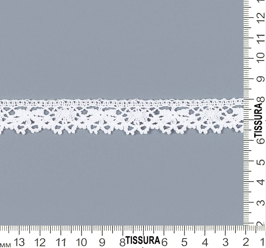 Тесьма кружевная из хлопка. Маленькие банты-бабочки на ажурном фоне. Фестоны по краю. Цвет белый в наличии
