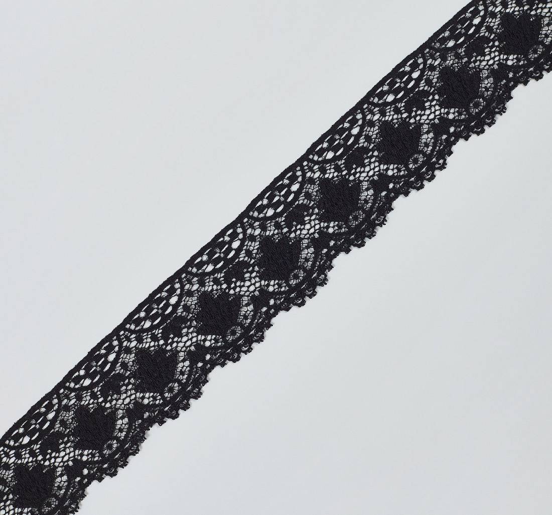 Черная тесьма кружевная из хлопка. Веерный орнамент, стилизованные листья. Фестоны и петельки «пико» по одному краю в наличии