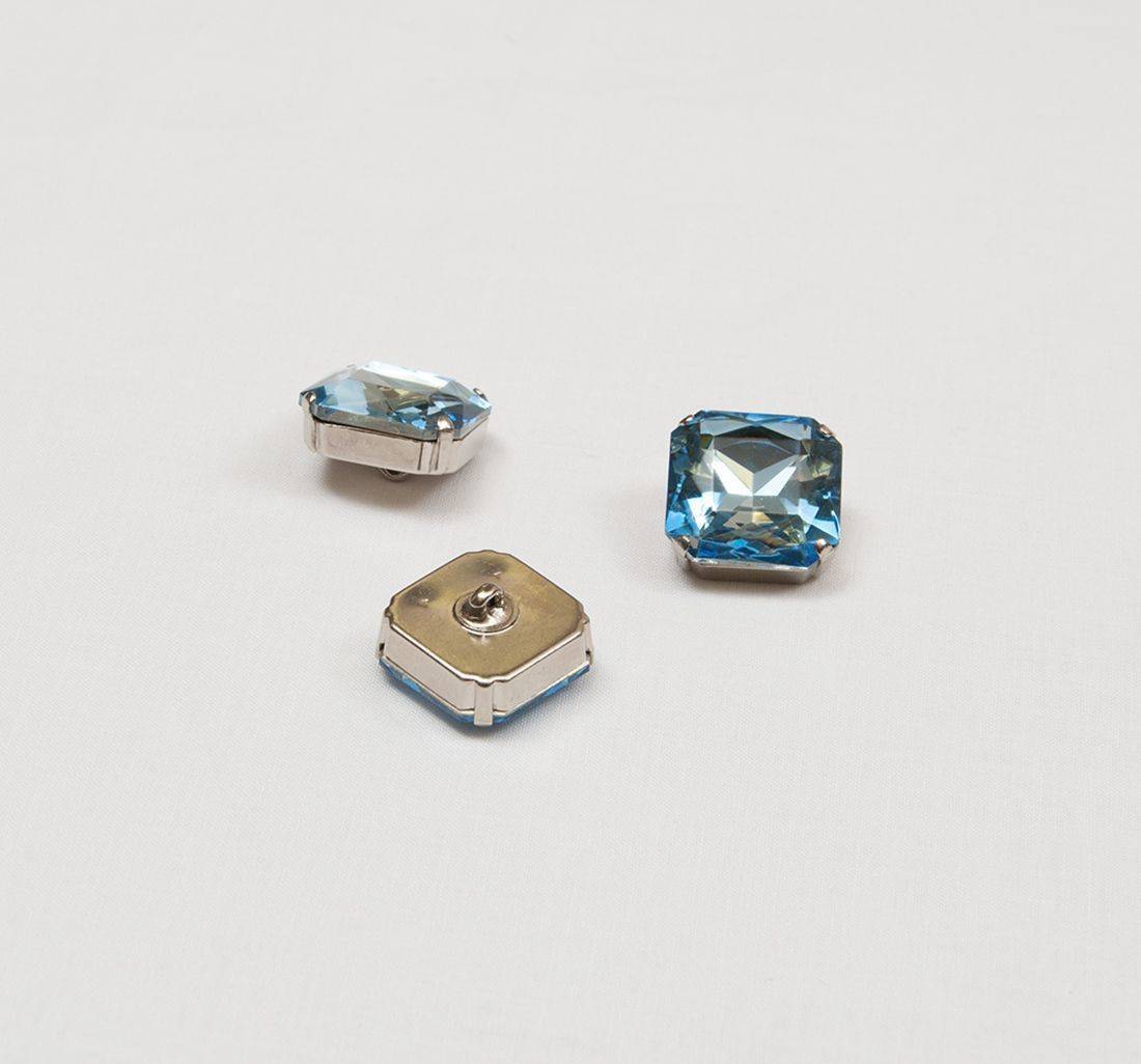 Пуговица в наличии