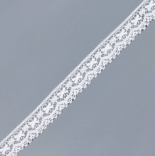 Тесьма кружевная из хлопка. Банты-бабочки на ажурном фоне. Фестоны по краю. Цвет белый в наличии