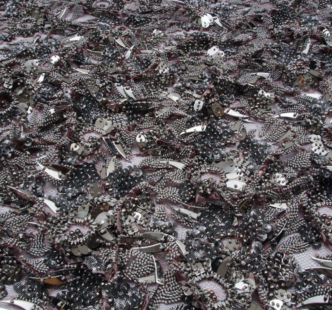 Кружево шантильи с декором в наличии