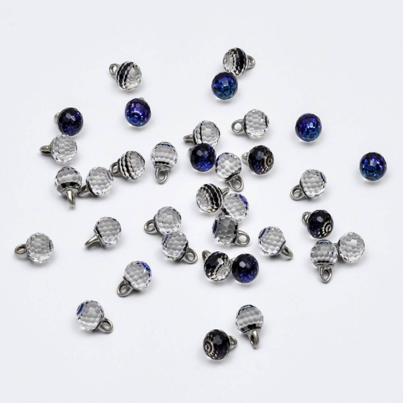 Пуговица круглая на ножке с крупным бесцветным кристаллом Swarovski в наличии