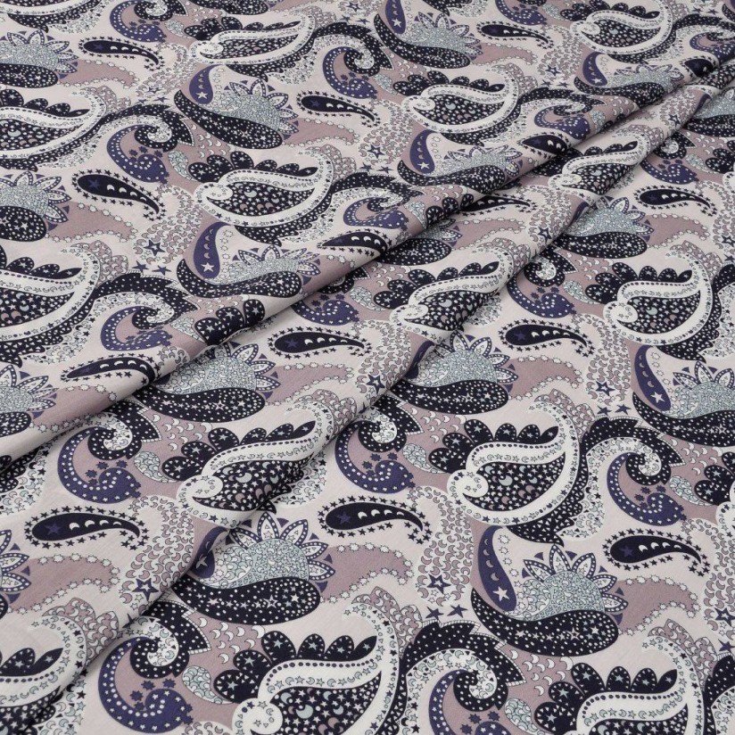 Хлопок Tana Lawn от Liberty. Принт «Cosmos Paisley» (Космический пейсли). Цвет сиреневый/синий/бирюзовый в наличии