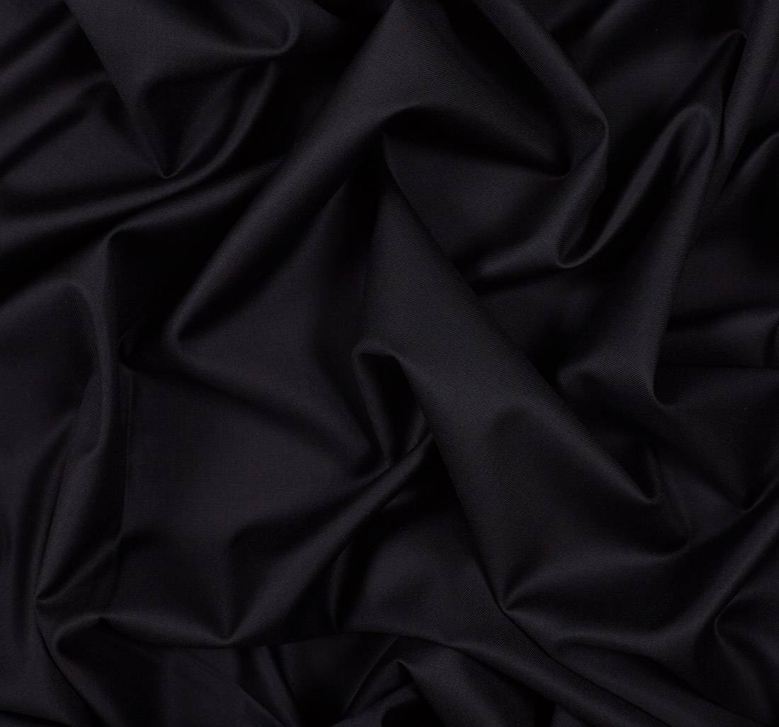 Ткань чистошерстяная от Loro Piana из коллекции «Australis». Цвет черный в наличии