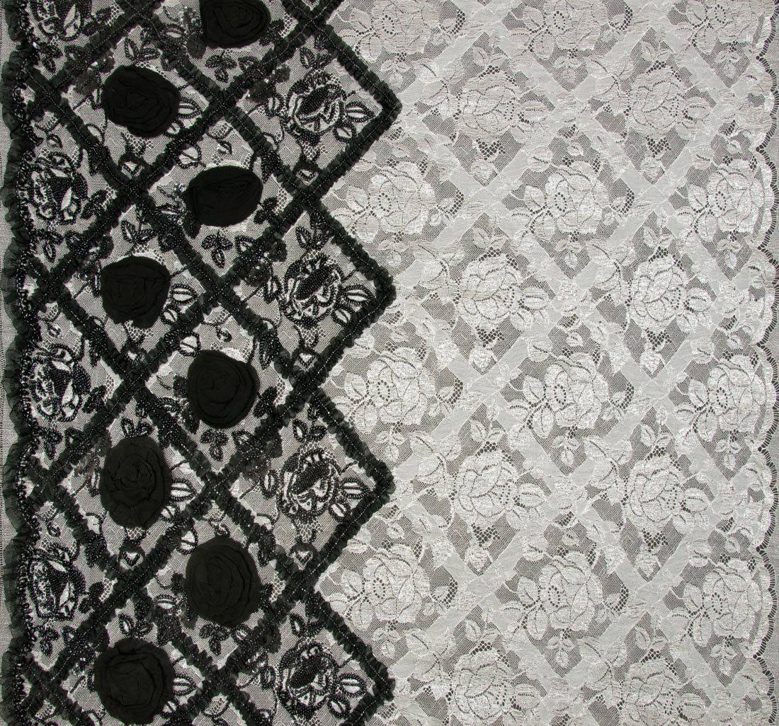 Кружево с декором в наличии