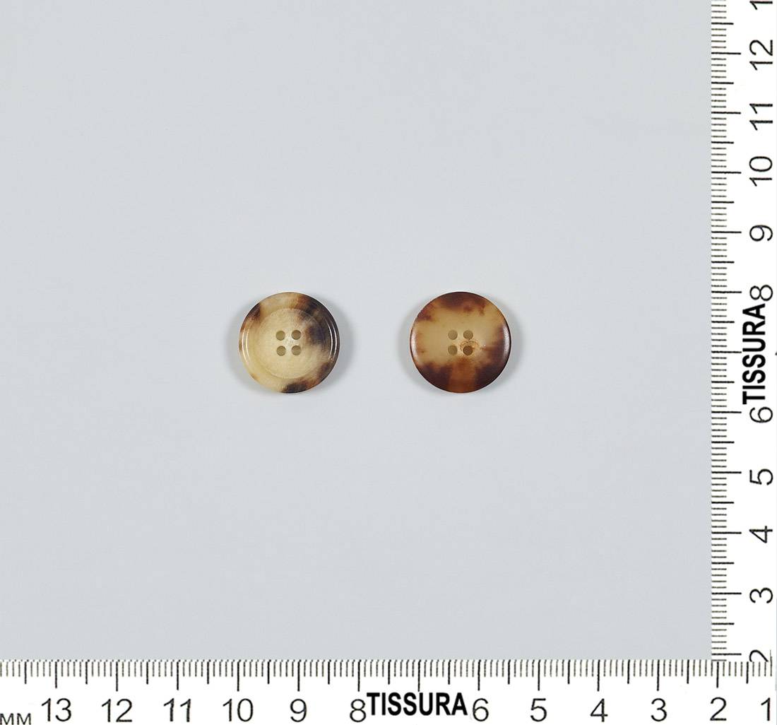 Пуговица из натурального рога, глянцевая. Цвет светло-коричневый в наличии