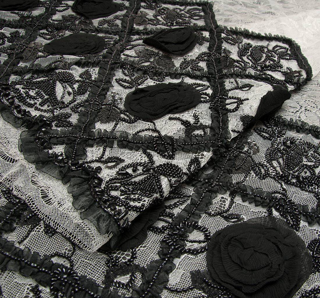 Кружево с декором в наличии