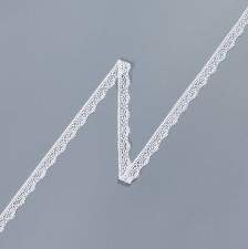 Тесьма кружевная из хлопка. Графичный узор. Фестоны по краю. Цвет белый в наличии