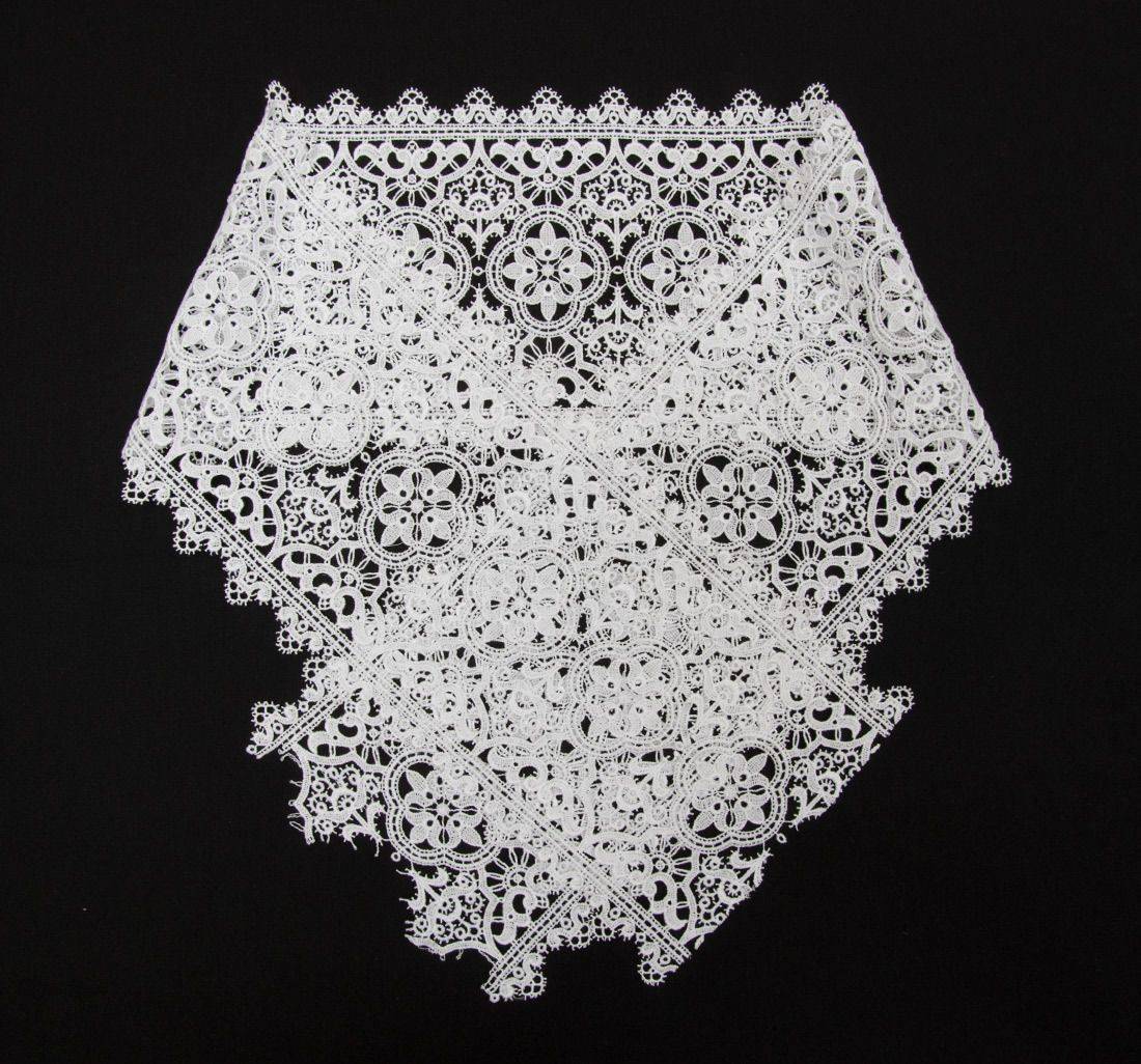 Тесьма кружевная в наличии