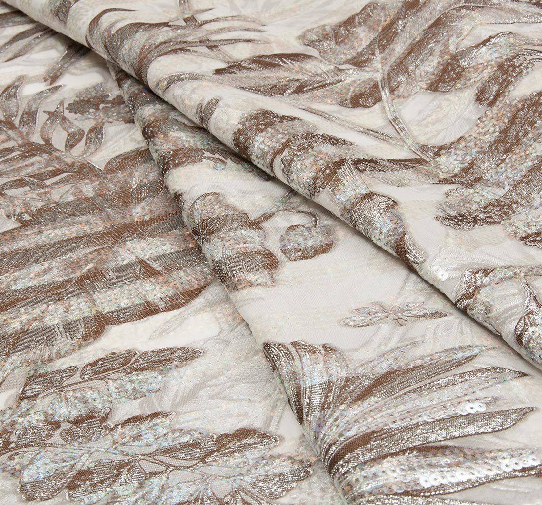 Ткань Двойной шифон фил-купе, расшитый пайетками, сплошной застил..Основа: шифон фил-купе из нетектурированных полиэфирных нитей. Цв. основы: коричневый. Пайетки: прозрачные. в наличии