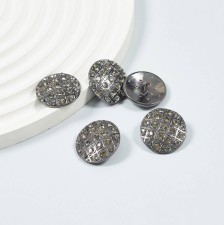 Пуговица круглая на ножке, декорированная стразами Swarovski. Цвет серебро/черный бриллиант в наличии