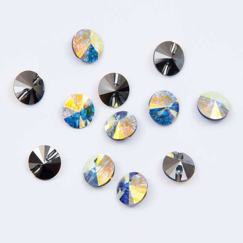 Пуговицы Swarovski в наличии
