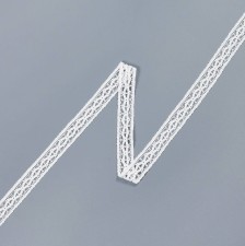 Тесьма кружевная из хлопка. Геометрический узор — крестообразные элементы. Цвет белый в наличии