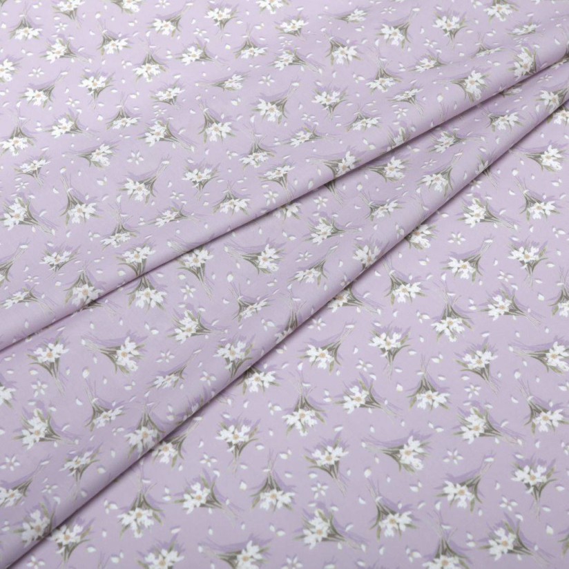 Хлопок Tana Lawn™ от Liberty. Принт «Dancing Petals» (Танцующие лепестки). Цвет сиреневый/белый в наличии