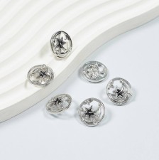 Пуговица из серебристого металла круглая ажурная на ножке со стразами Swarovski в наличии