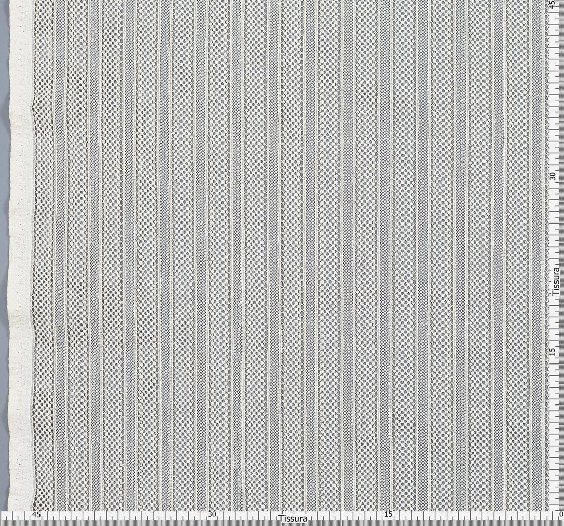 Кружево из хлопка цвета слоновой кости. Имитация вышивки «мережка» и техники «кроше» в наличии