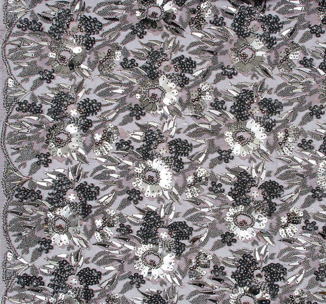 Кружево шантильи с декором в наличии